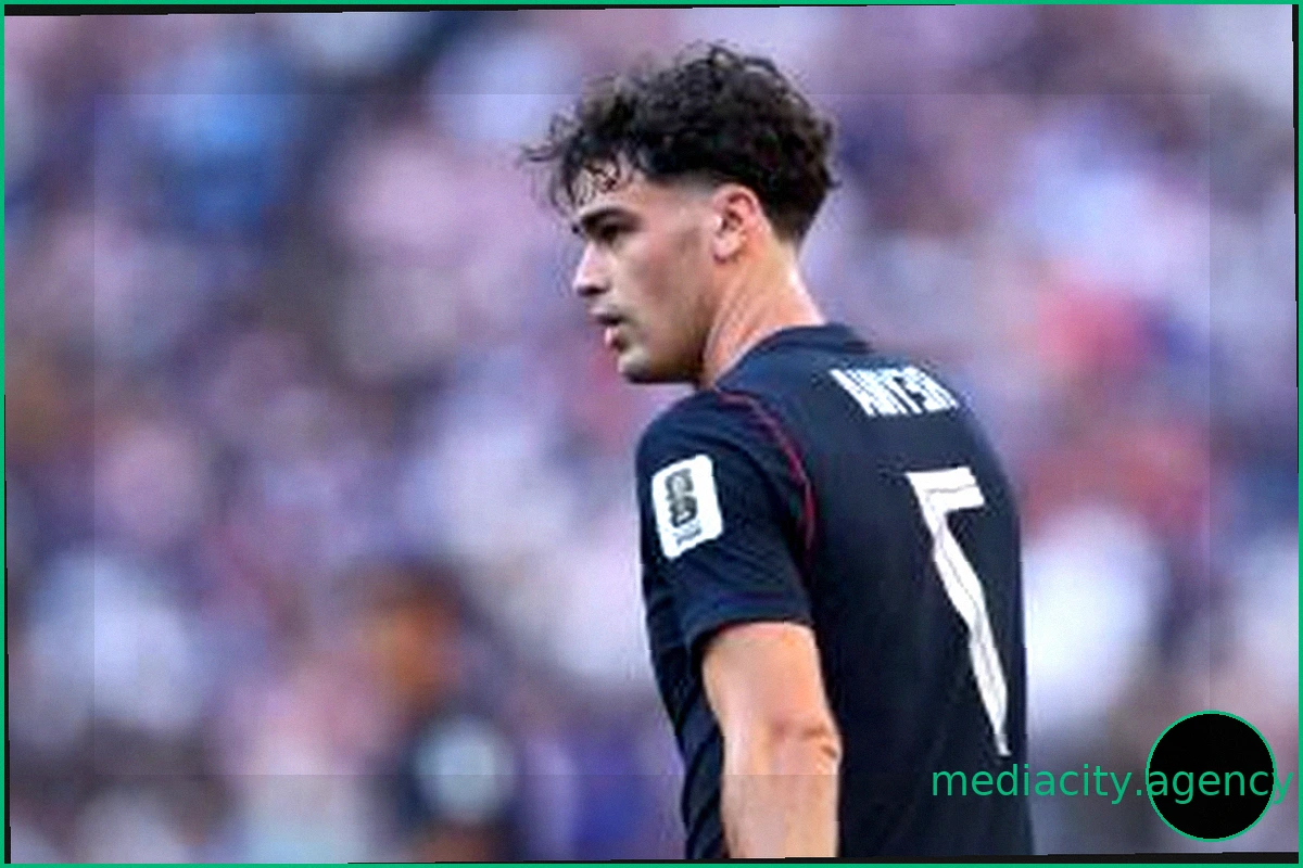 Gladbach Excludes Reyna from Training Camp Amidst Transfer Discussions